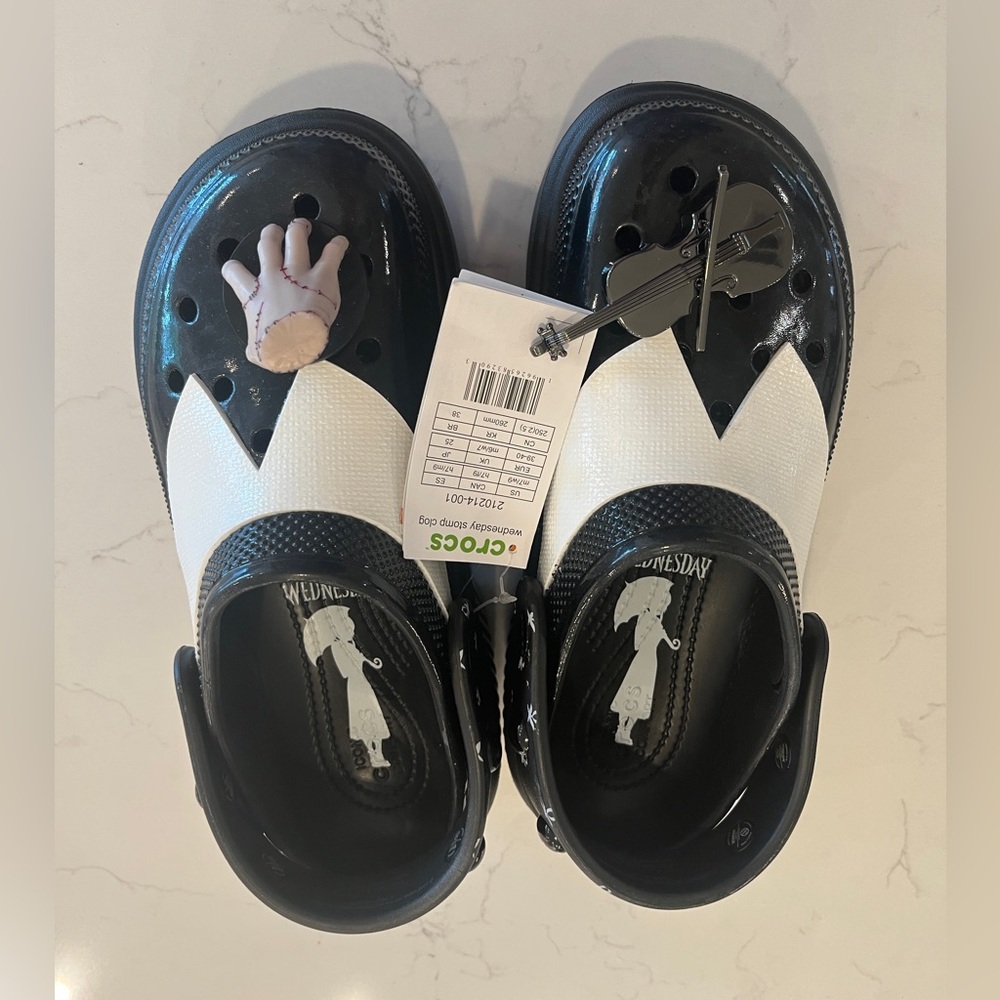 Crocs Wednesday Stomp Clog Womens 9 / Mens 7 Addams Family Thing
